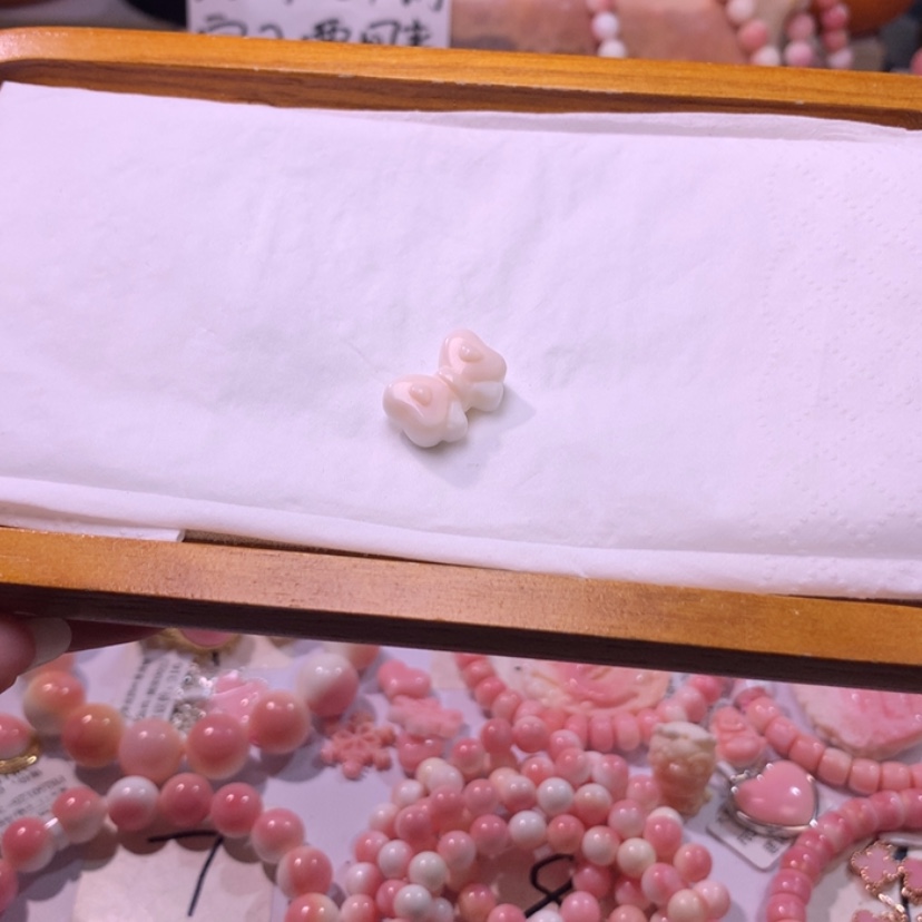 【闪购商品】查罗石颈饰合金福利