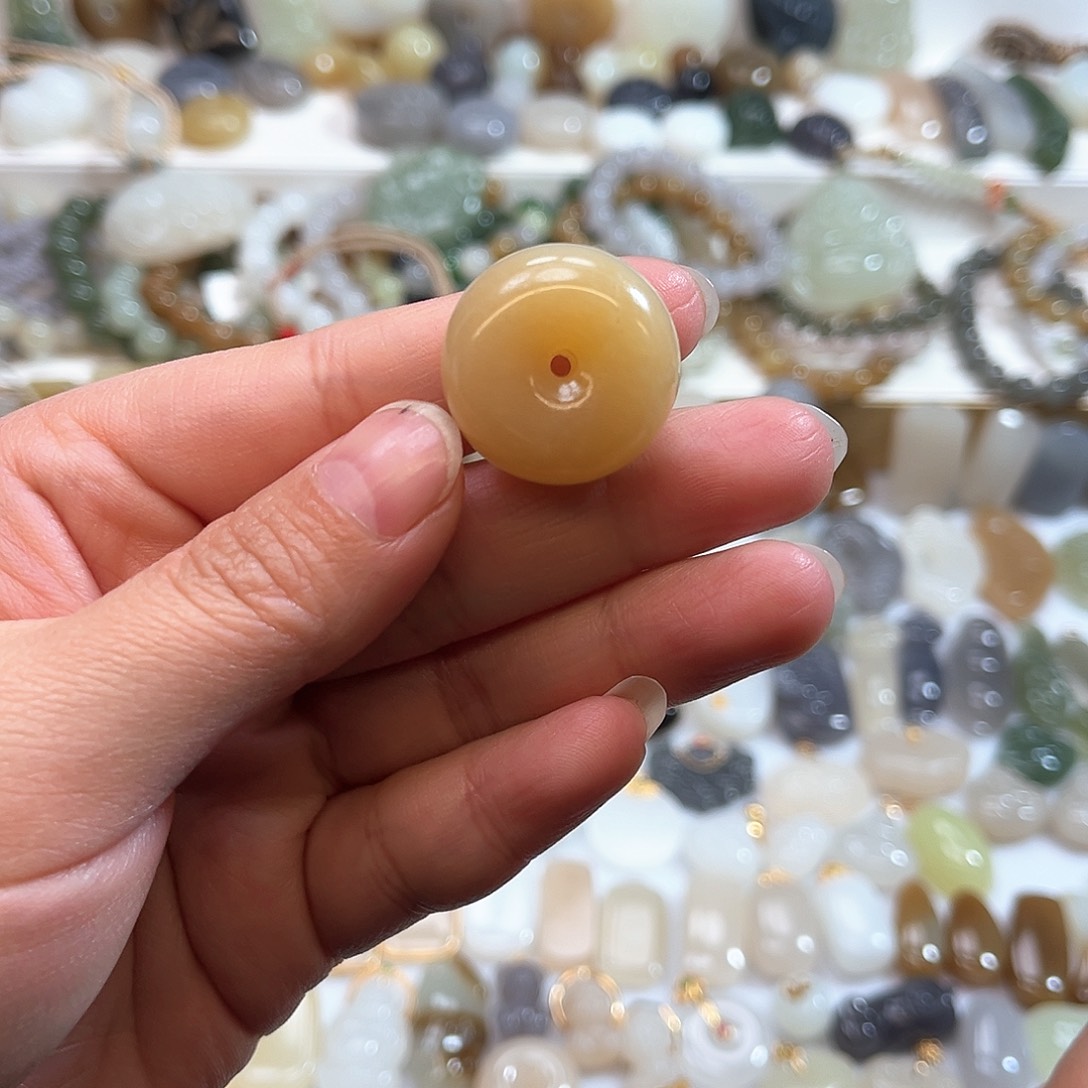 和田玉吊坠(赠链)未镶嵌财****爱