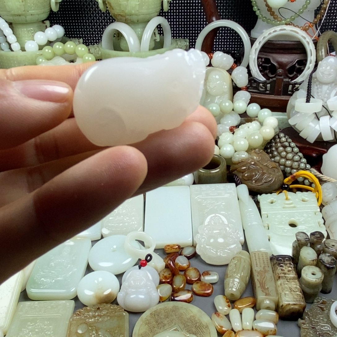 和田玉（糖玉）未镶嵌颈饰