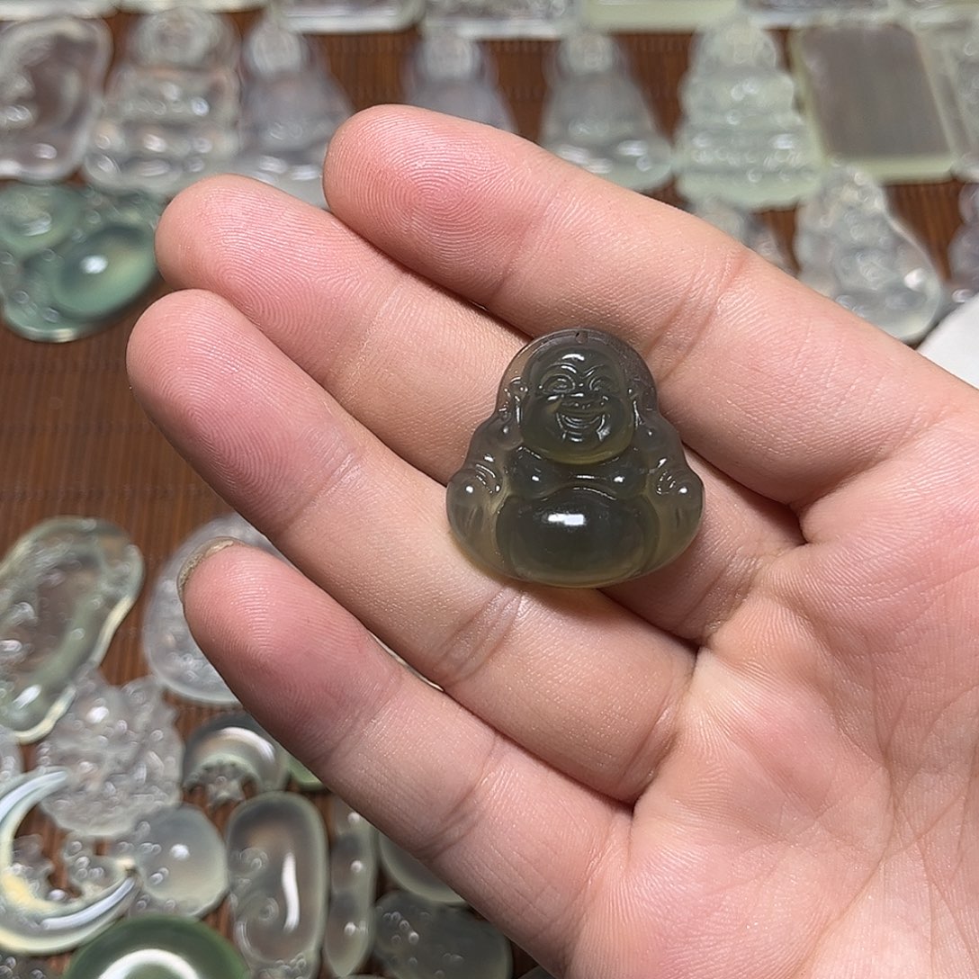 ，***，蛇纹石玉未镶嵌颈饰