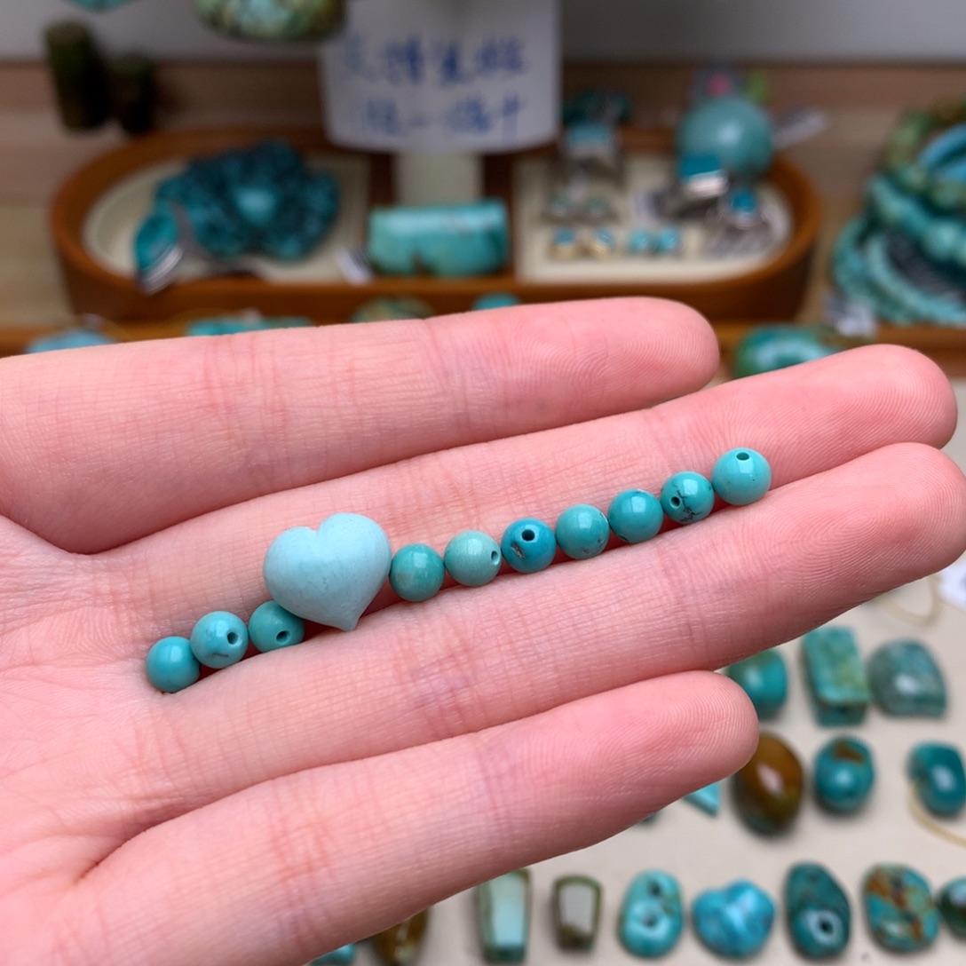 好***猴绿松石未镶嵌珠宝奇石