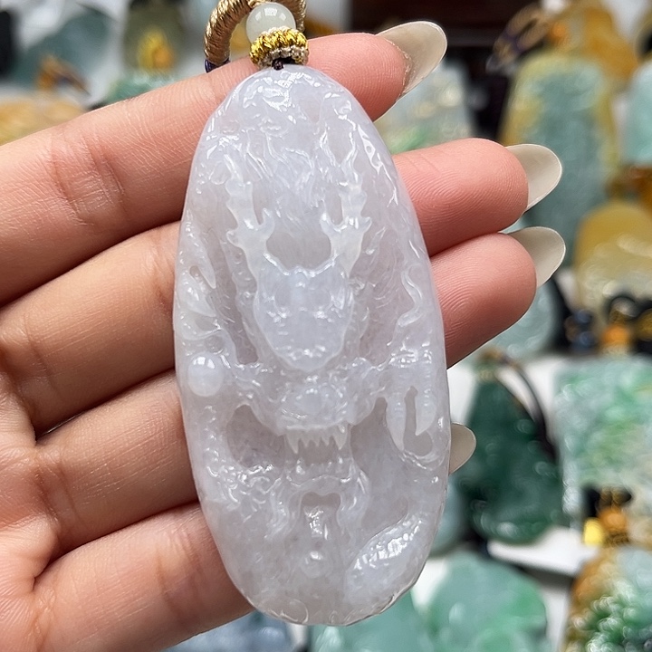 翡翠未镶嵌颈饰龙牌