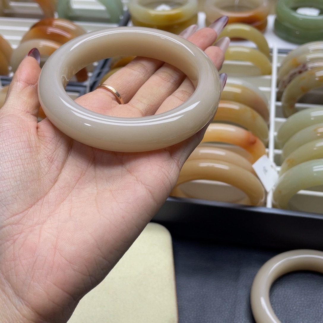 石英质玉手镯未镶嵌摇****～