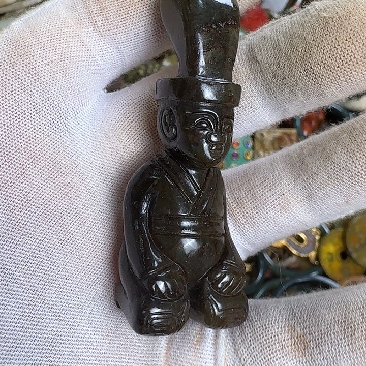 和田玉未镶嵌挂件