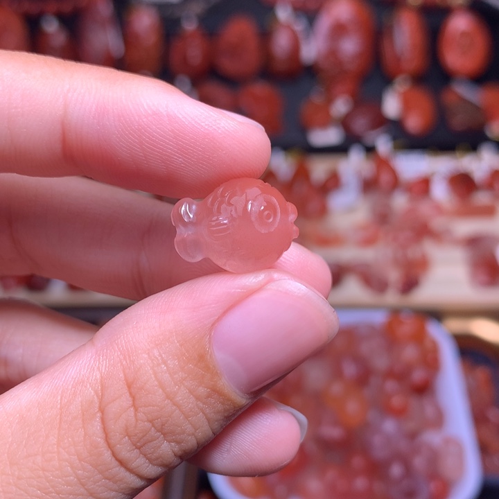 南红玛瑙未镶嵌珠宝半成品嘟嘟鱼