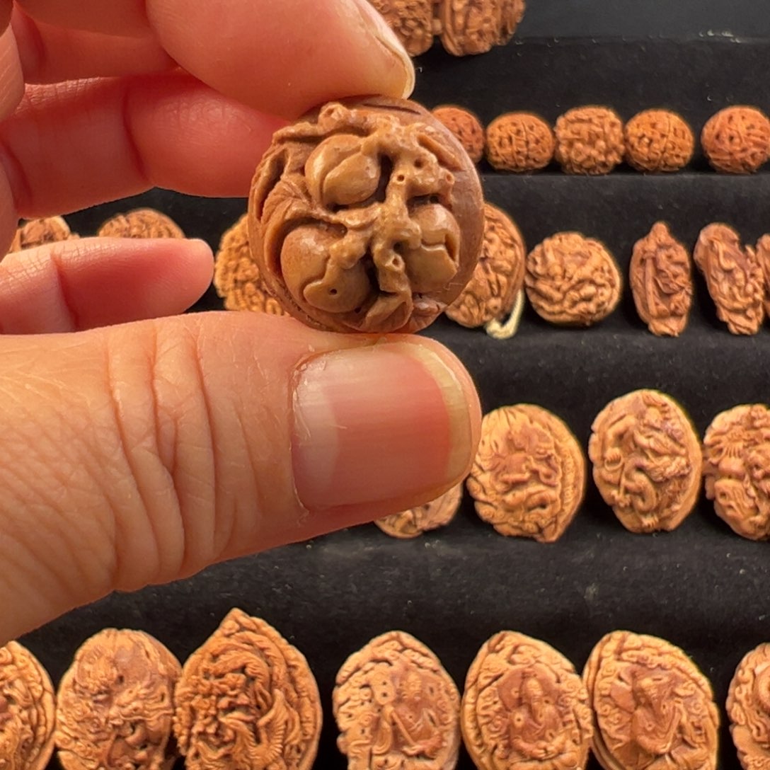 吊坠桃核圆*％桃核雕刻