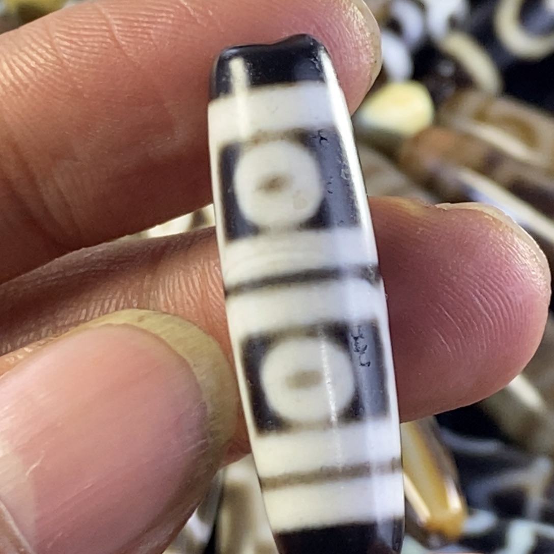 玛瑙/玉髓颈饰未镶嵌老行运油料四眼