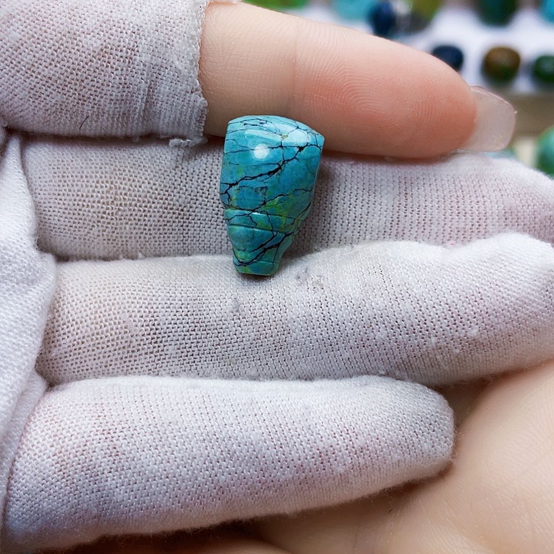 绿松石未镶嵌饰品