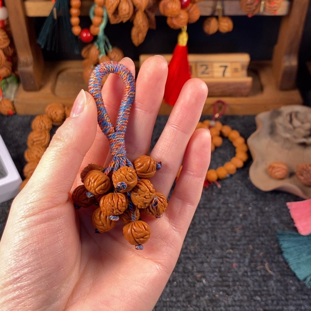吊坠桃核桃枭手串