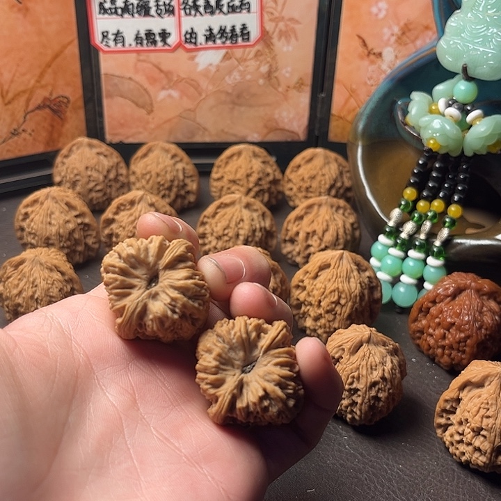 爱***咪吊坠文玩核桃南疆小尺