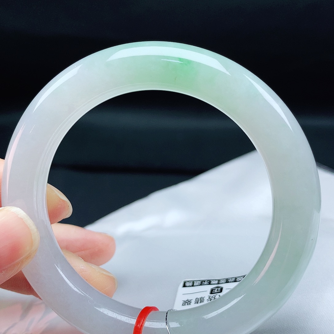 翡翠手镯未镶嵌54胖