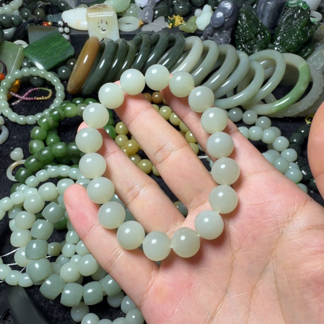 和田玉未镶嵌手串