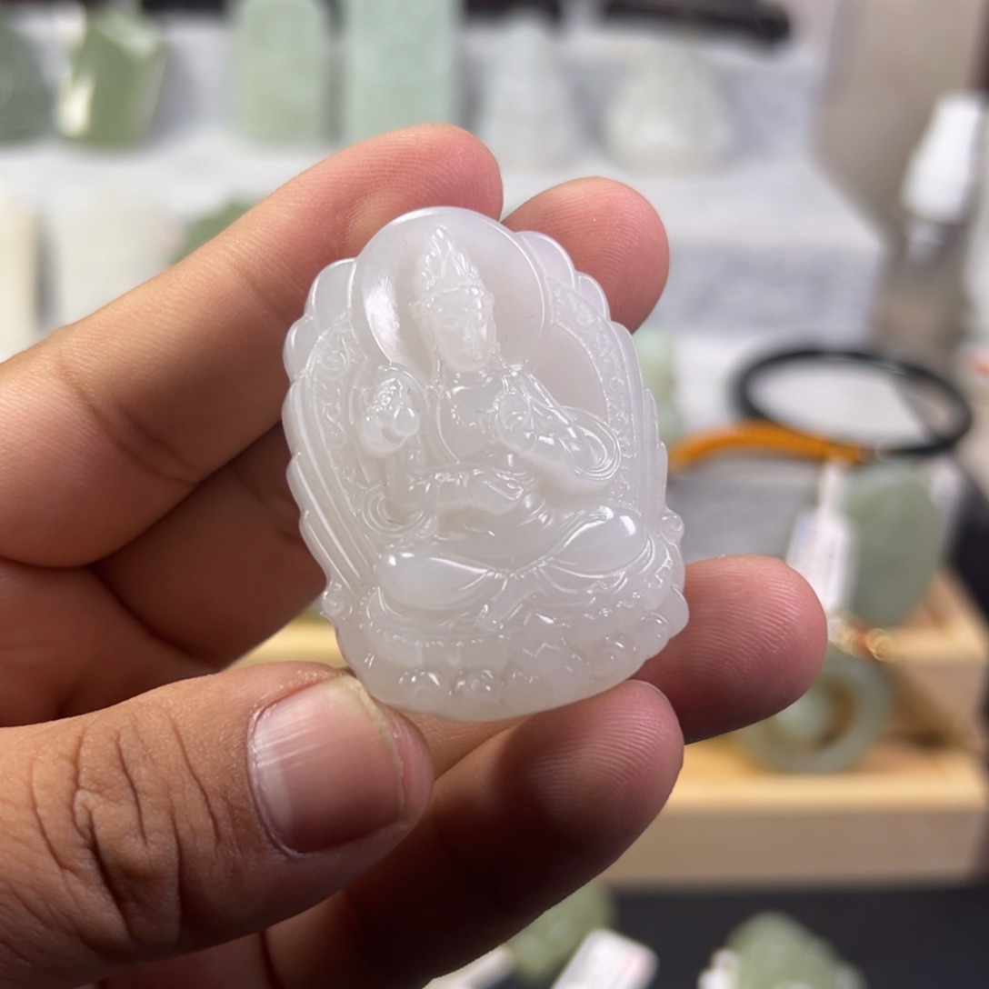 和田玉颈饰未镶嵌山*