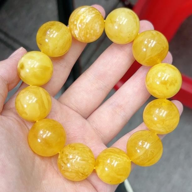 白花鸡油黄20mm瑕疵蜜蜡圆珠手串（479号）