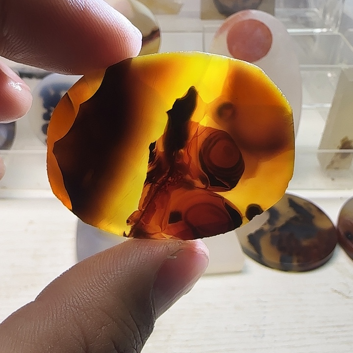 玛瑙/玉髓未镶嵌珠宝奇石