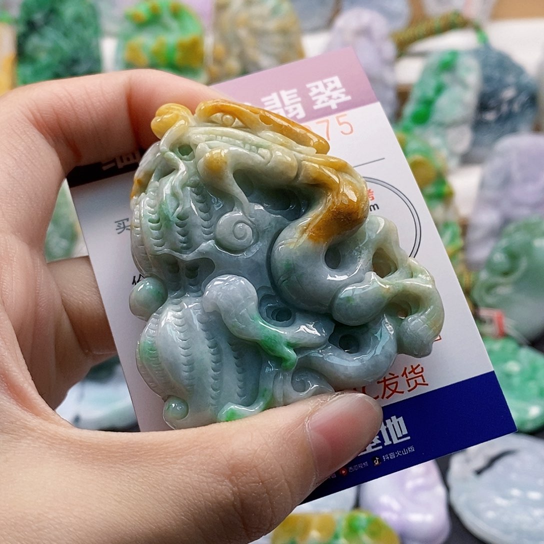 吊坠(不含链)未镶嵌翡翠