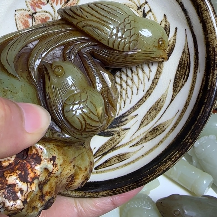 瓷片往***。新号开播瓷器盘子