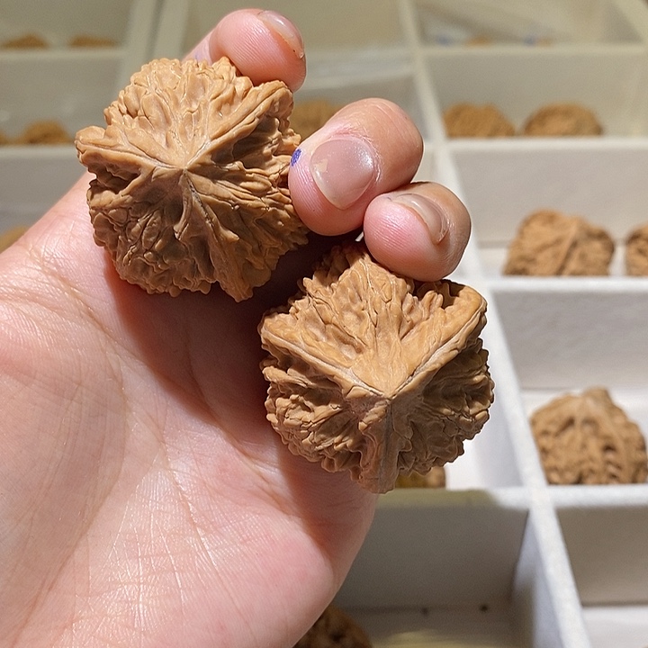 文玩核桃吊坠c*s37尺寸文山三棱 700米