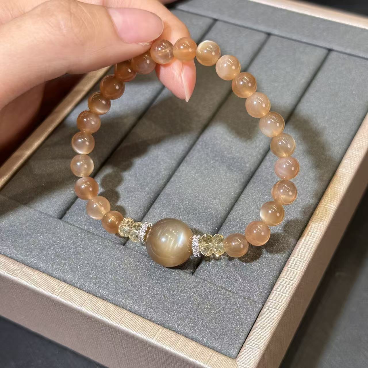 Y61 天然月光石设计款手串 多样性发其一 