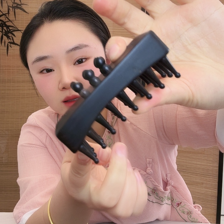 紫光檀方形三排梳子瑕疵
