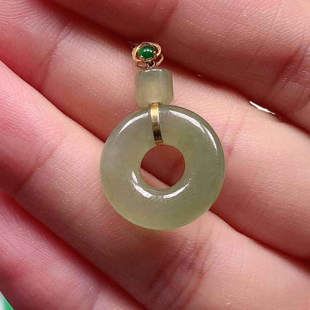 颈饰18K金镶嵌翡翠翡翠吊坠