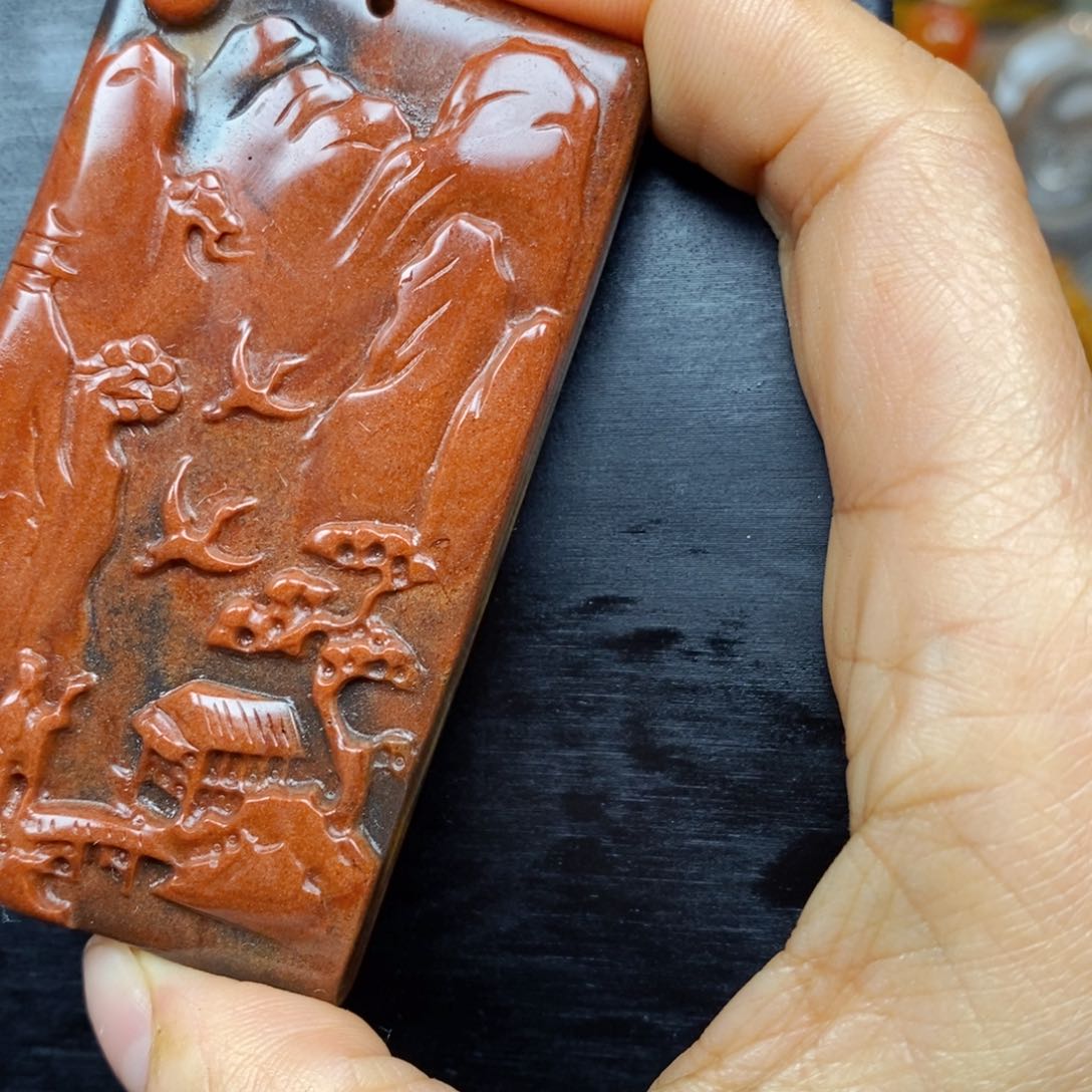 石英质玉（黄龙玉）颈饰未镶嵌