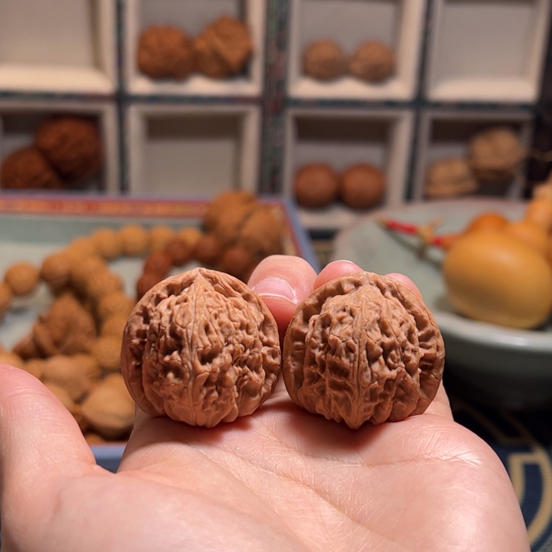 桃核把件33尺三角白