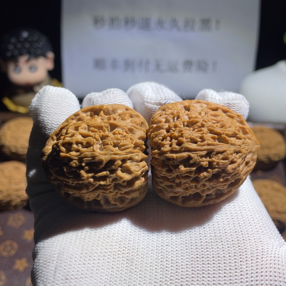 李***全文玩核桃吊坠核桃