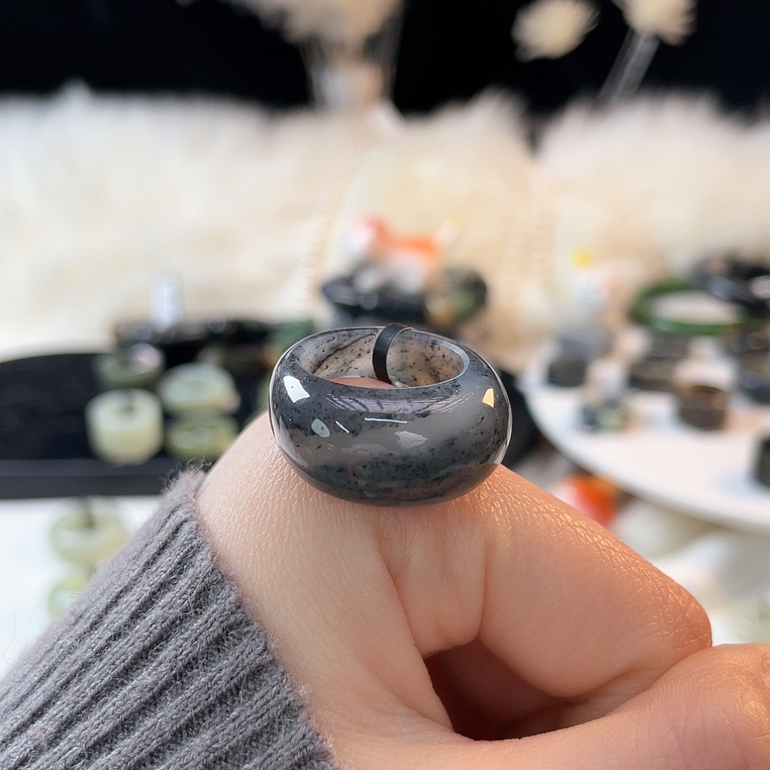 和田玉未镶嵌戒指k130黑青花馒头17.2mm