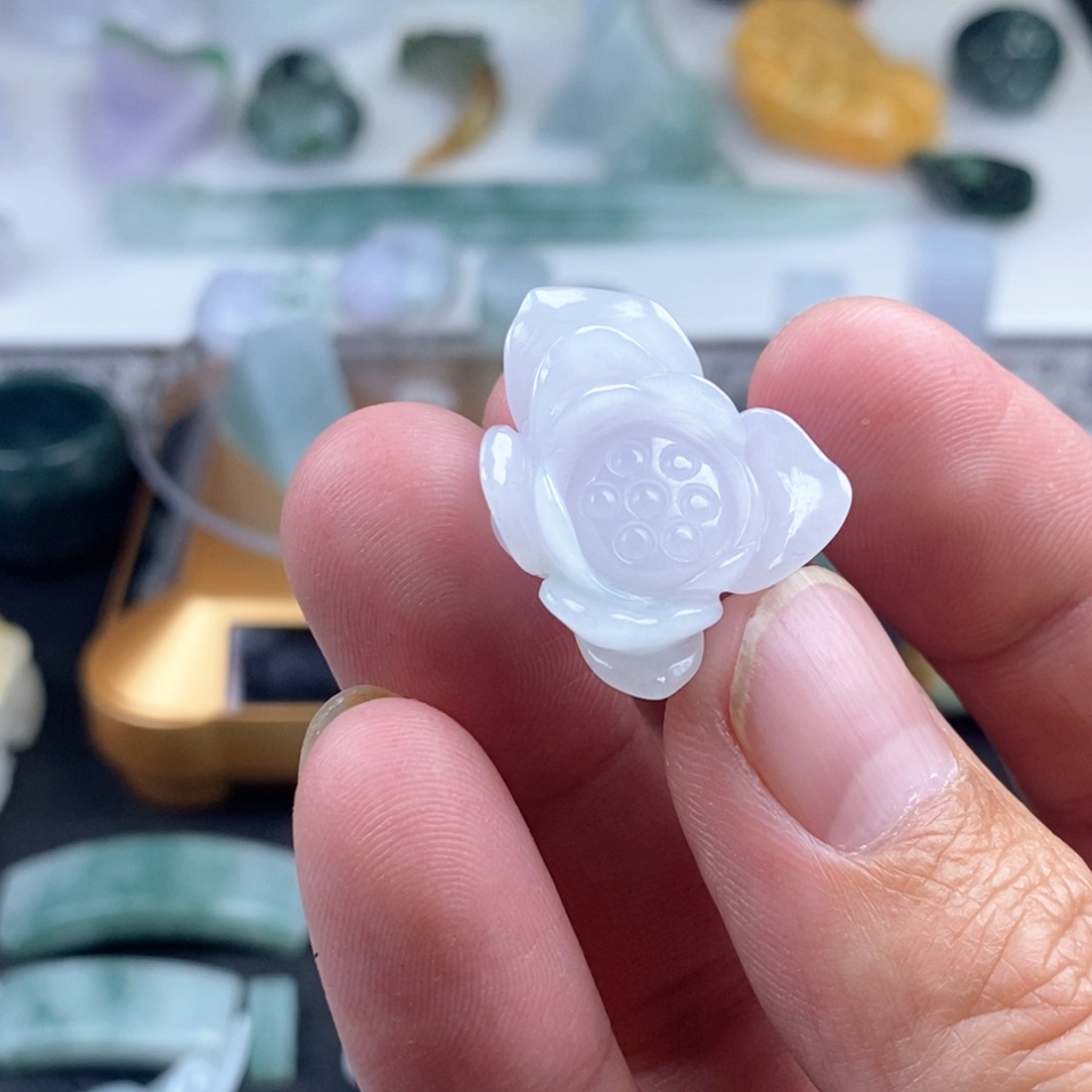 欢***乐翡翠未镶嵌颈饰天然翡翠