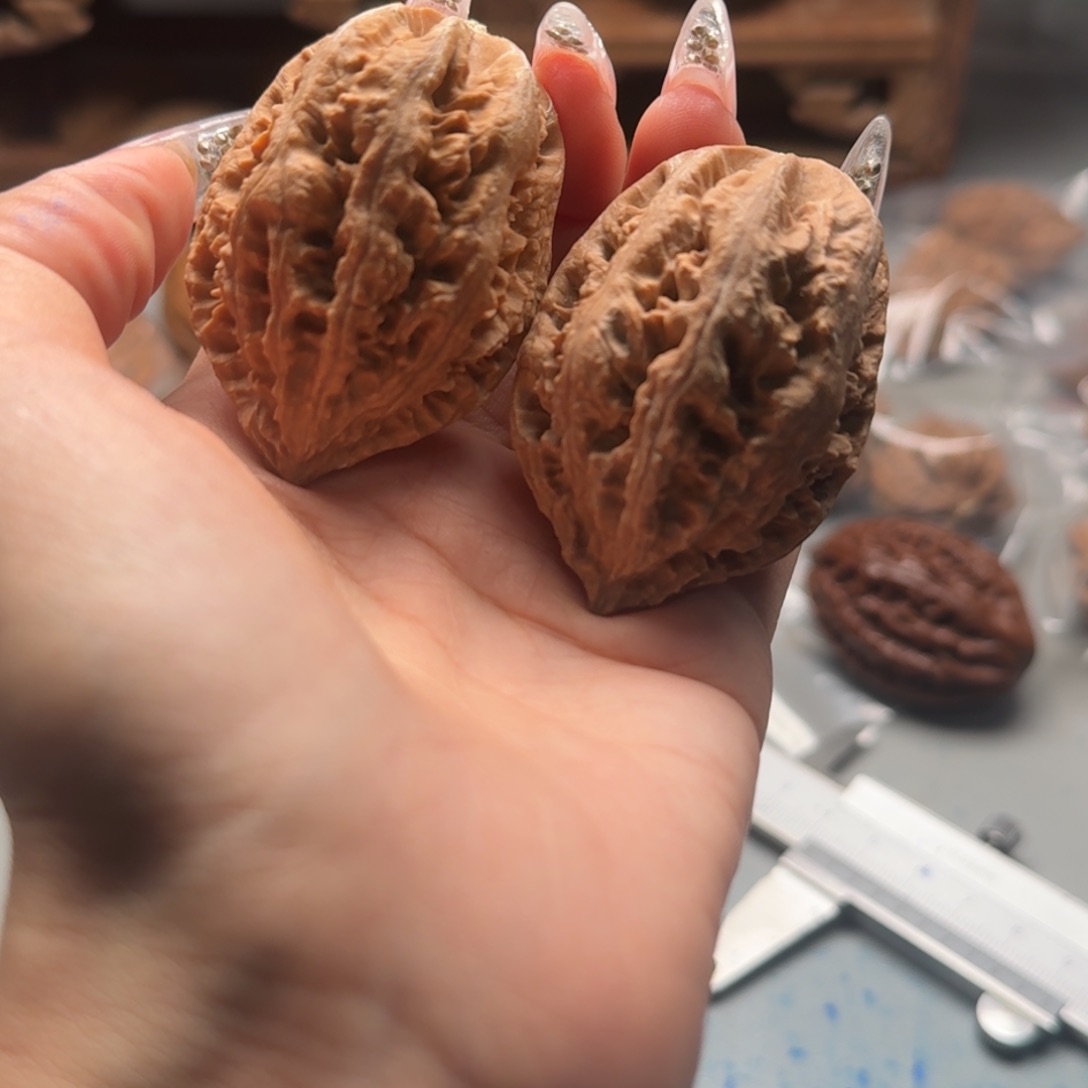 文玩核桃把件关东木子楸百核96花皮