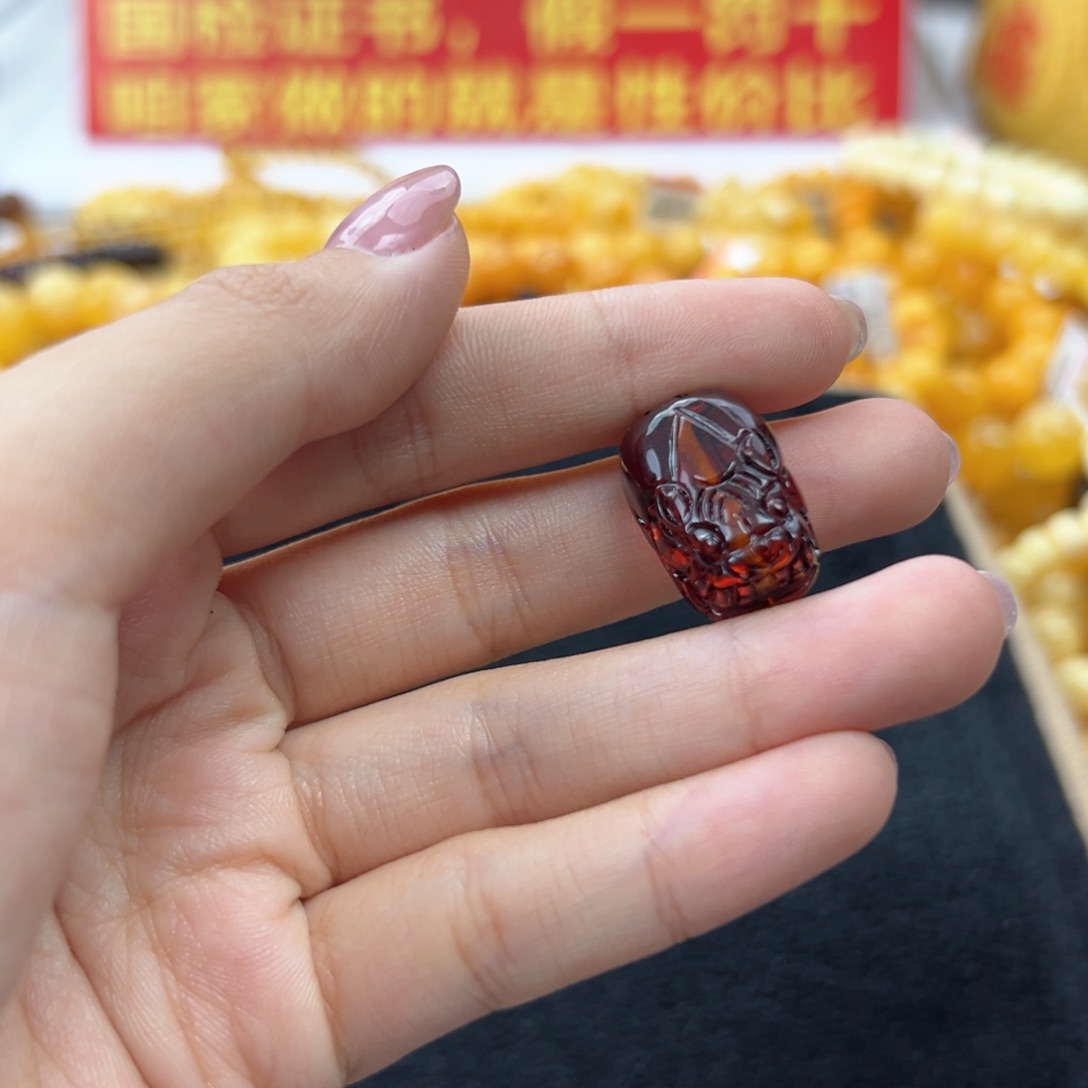 琥珀珠宝奇石未镶嵌