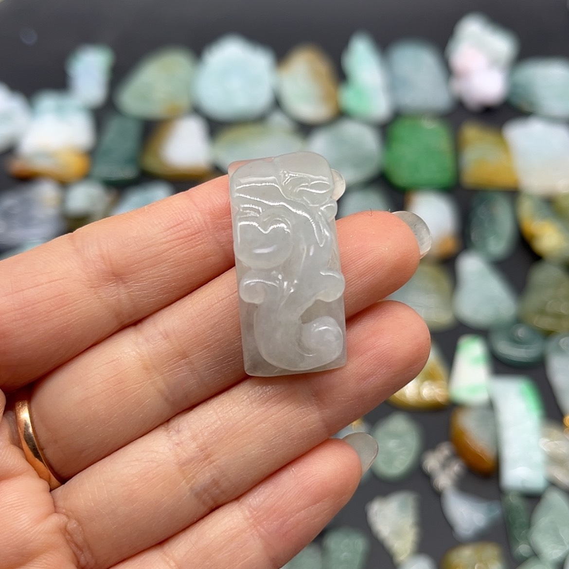 【闪购商品】翡翠颈饰未镶嵌手牌