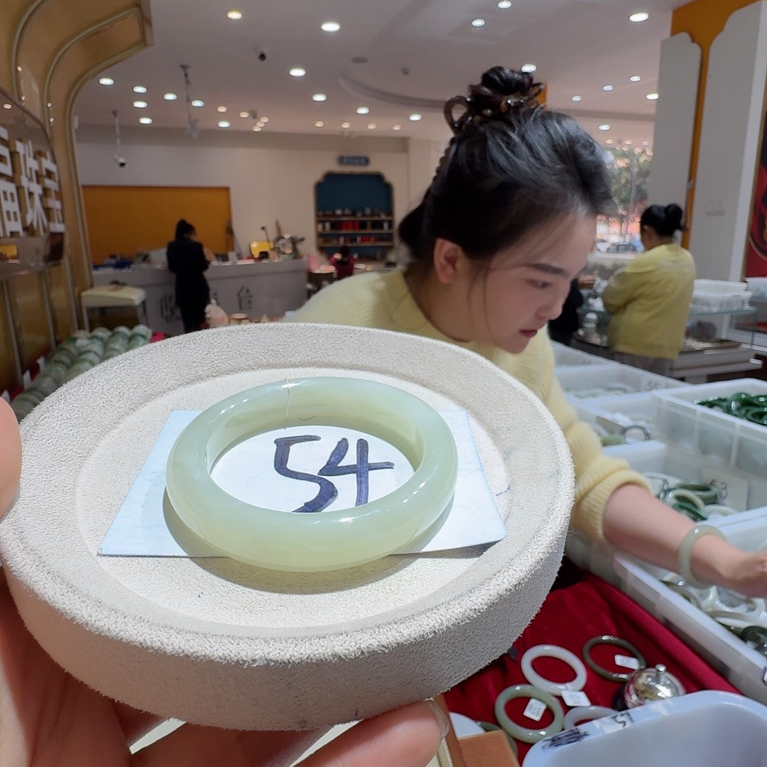 和田玉未镶嵌手镯387