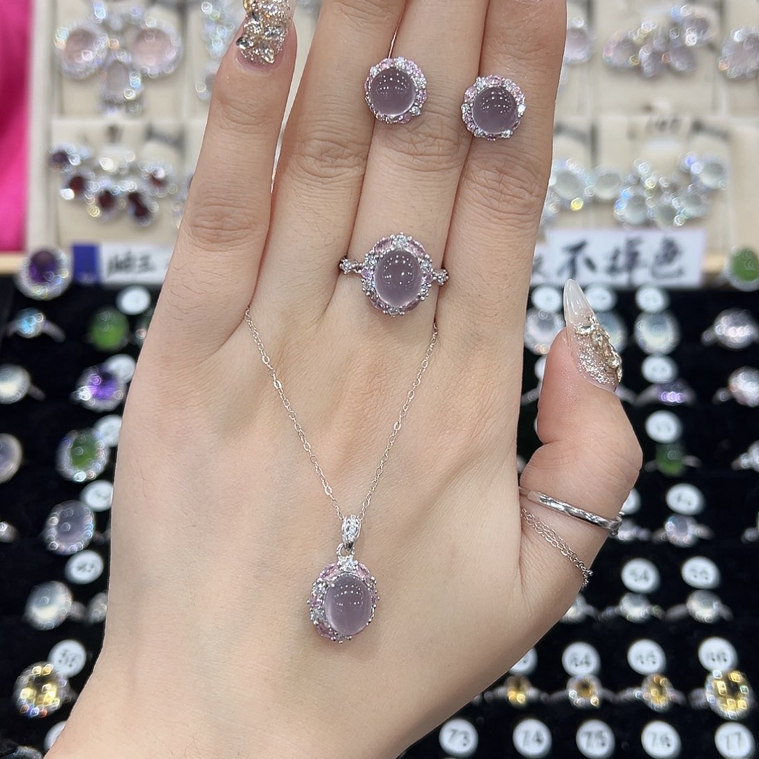 黛***。银S925镶嵌萤石戒指