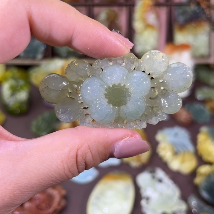 未镶嵌蛇纹石玉颈饰