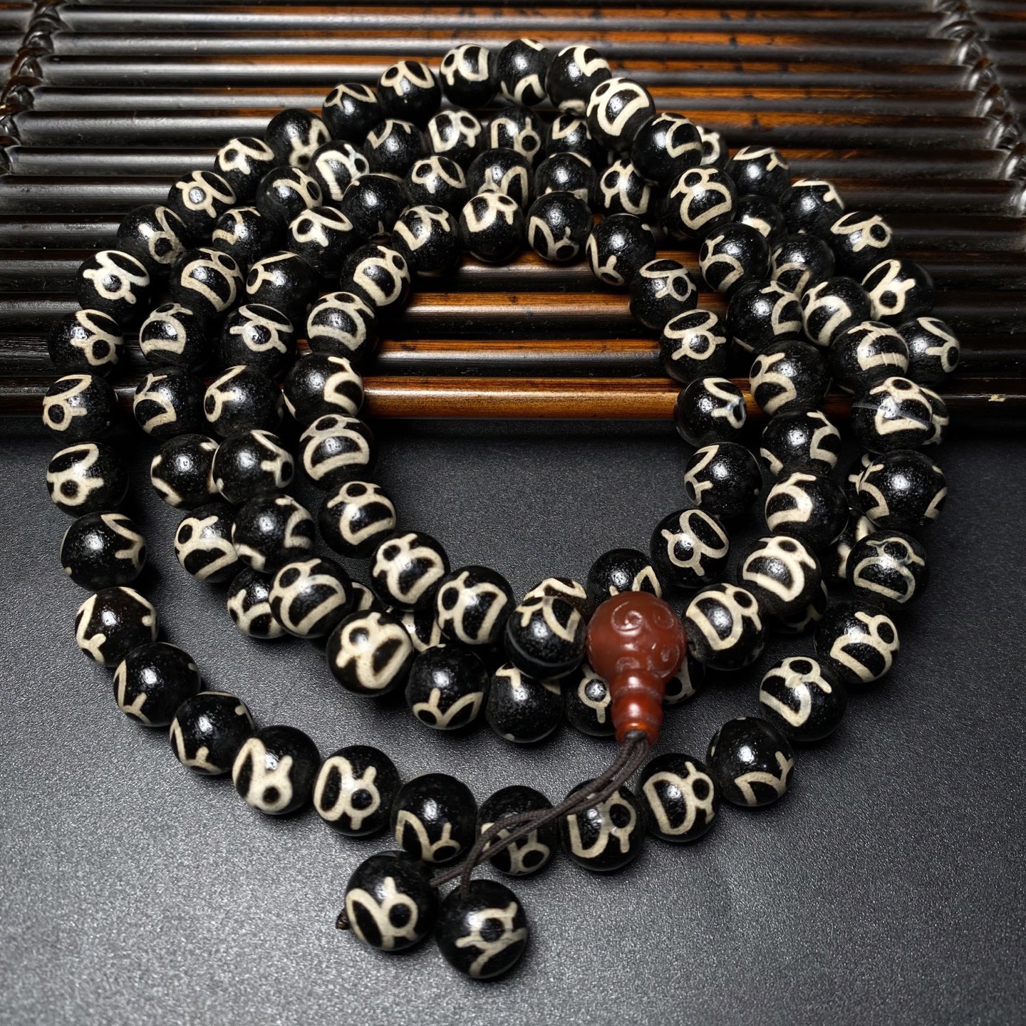 手工雕刻时尚复古颈饰