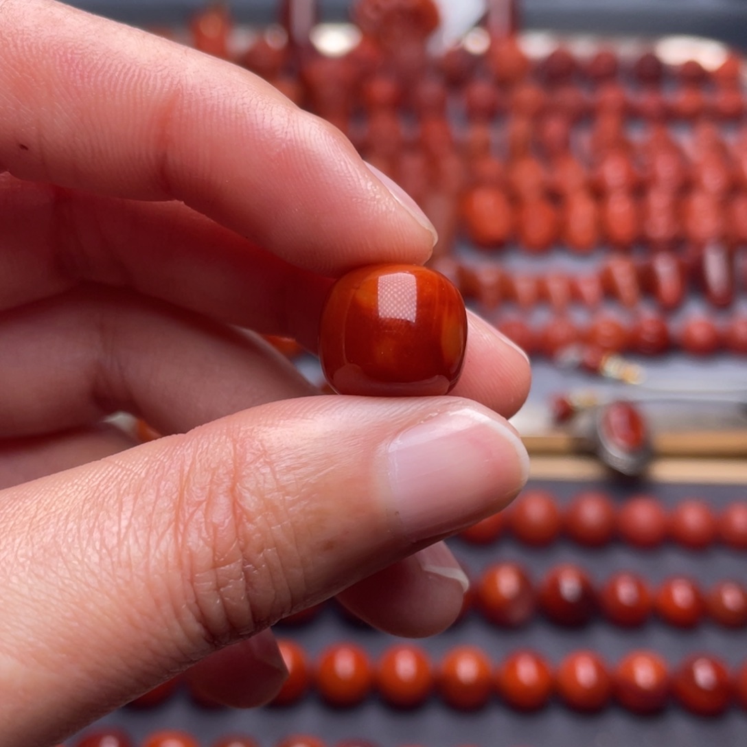 从***后南红玛瑙未镶嵌其他W原矿13瓦西双色满肉老型珠