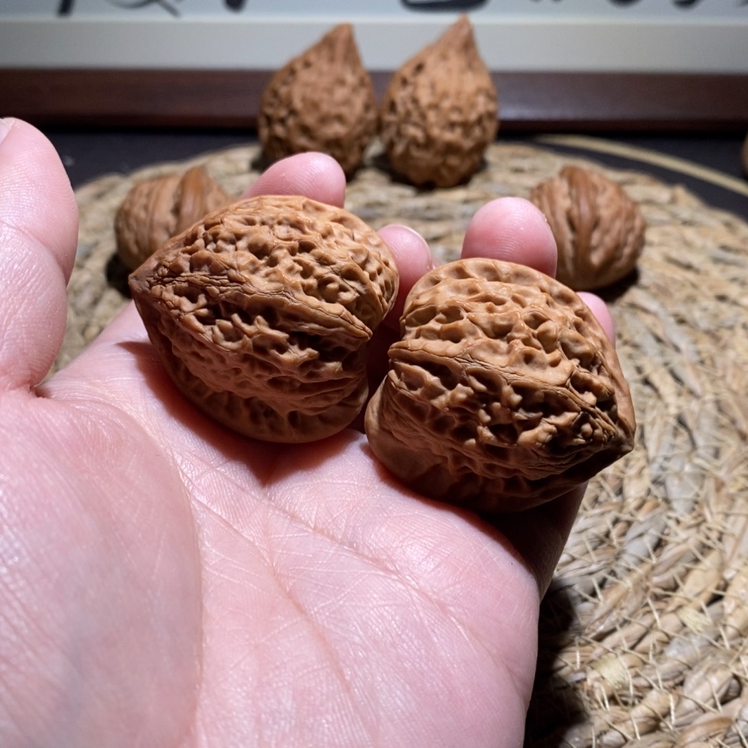 韩***宇桃核吊坠38金牛全品