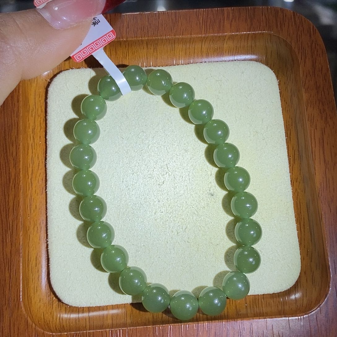 和田玉高冰湖水绿8mm未镶嵌