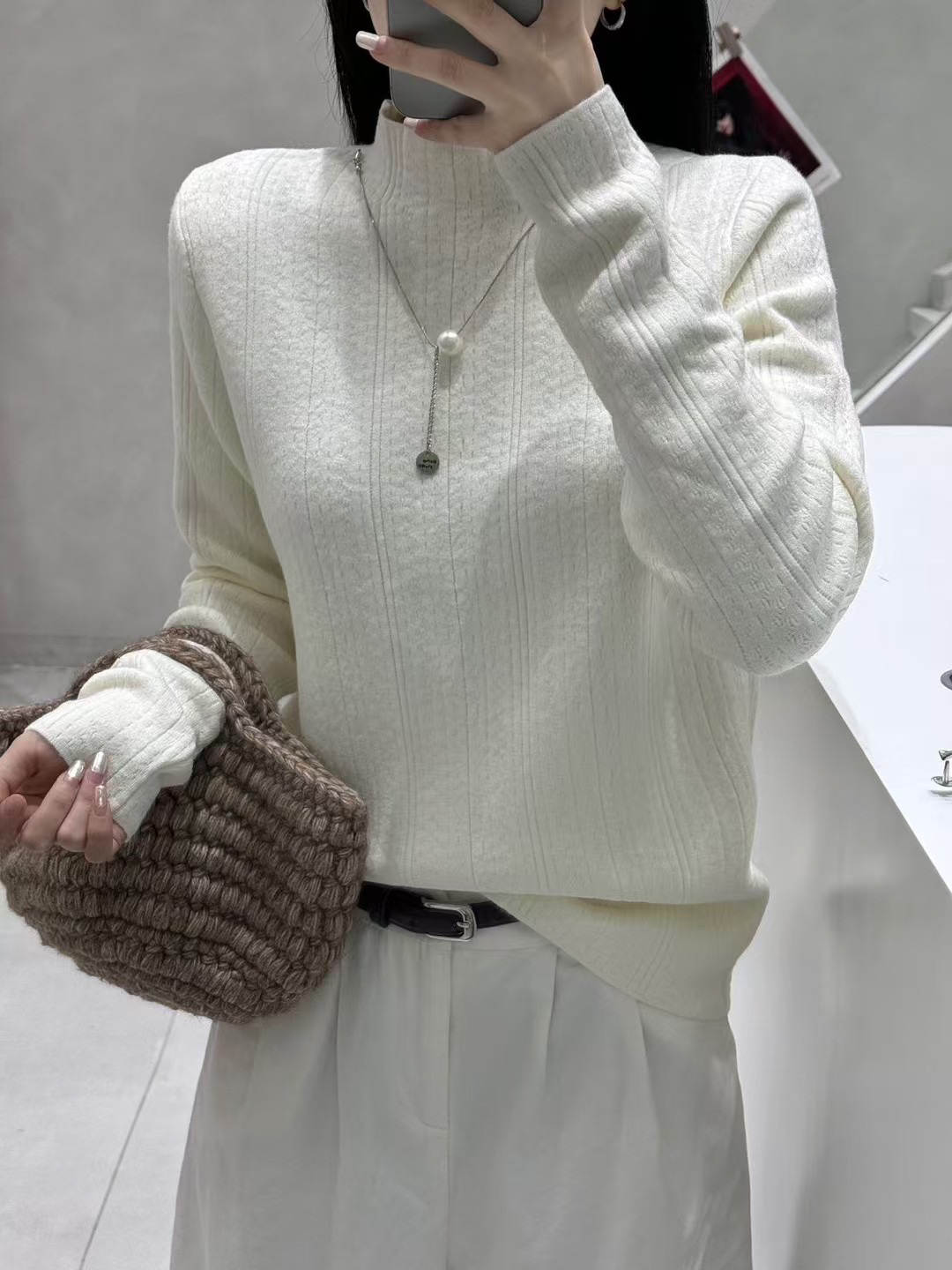 7655 珍珠链子暗花纹小半领简约百搭一体绒打底毛衣