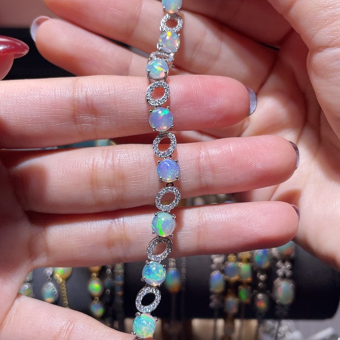 银S925镶嵌欧泊手链）?**芋