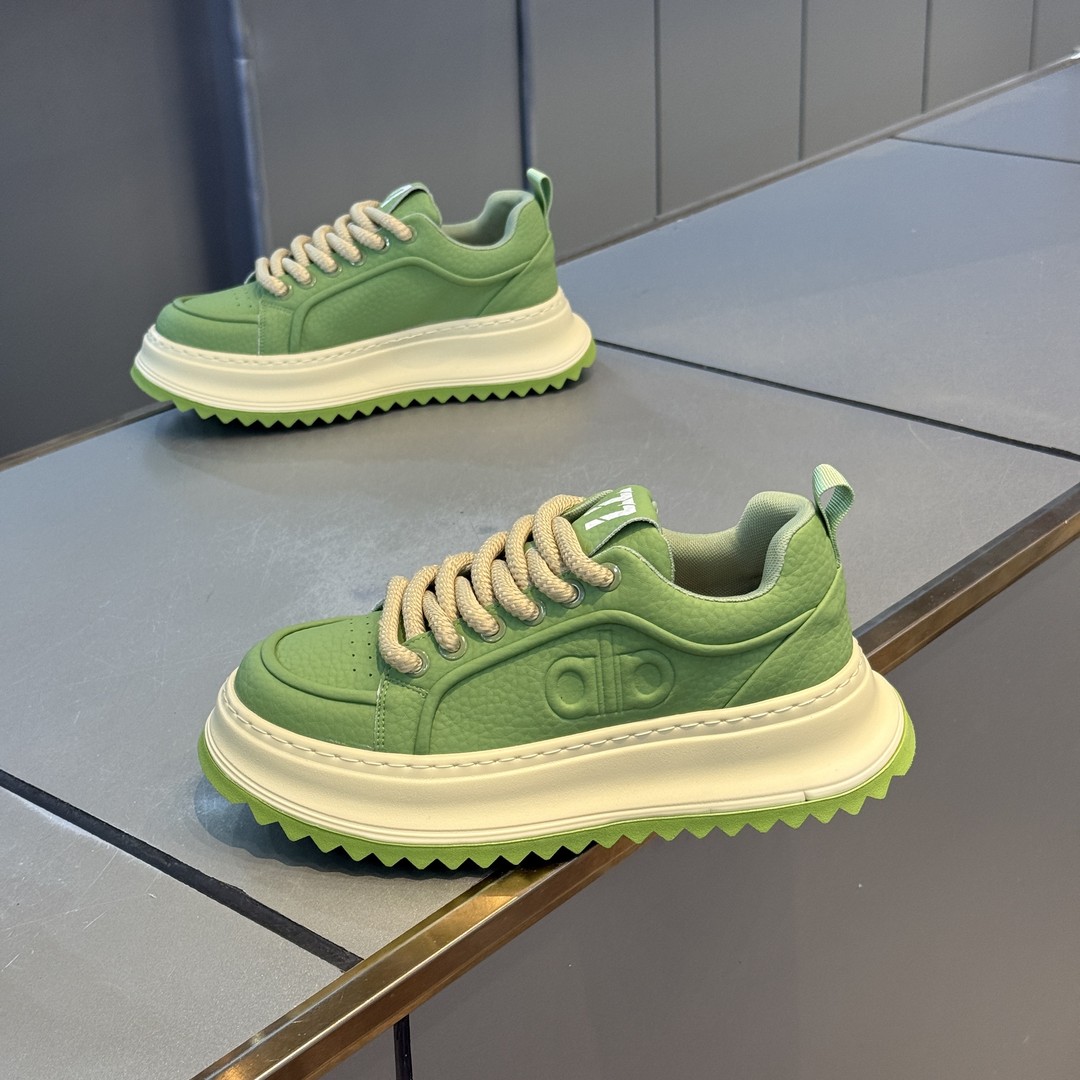 新款秋季男鞋低帮厚底休闲鞋2025潮流好穿轻质板鞋简约大气阿甘鞋