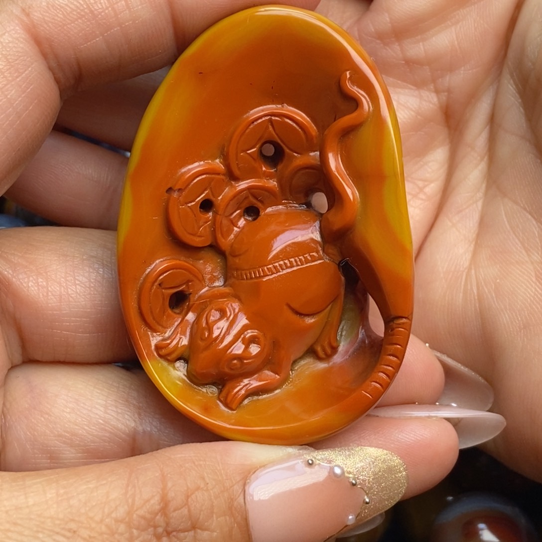 玛瑙/玉髓颈饰未镶嵌战国红