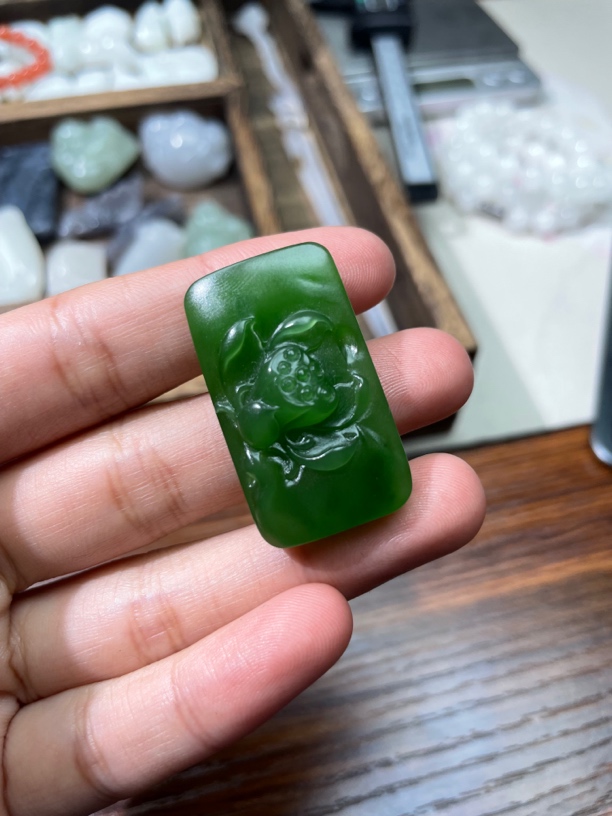 天然和田玉碧玉吊坠