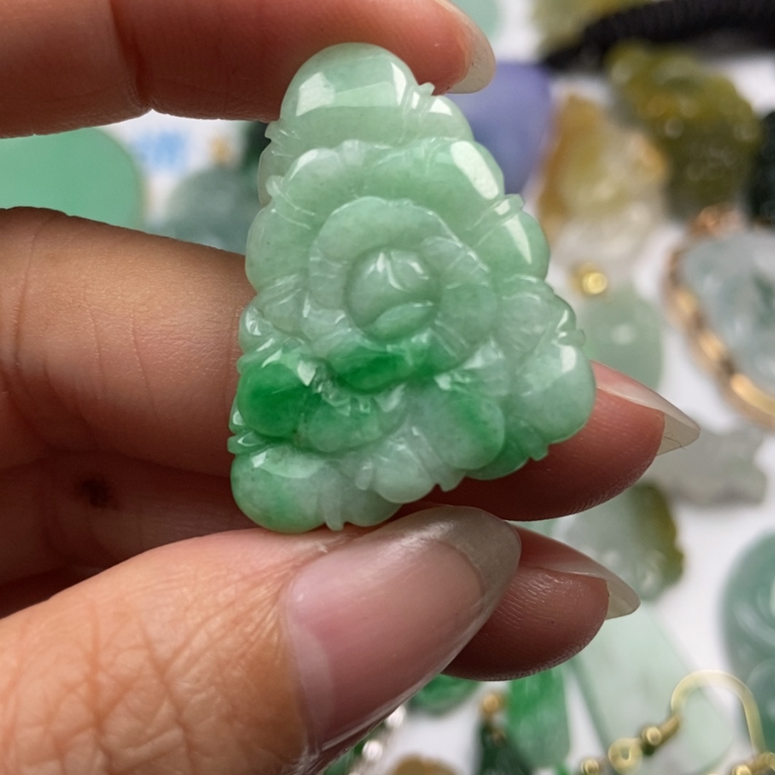 翡翠未镶嵌颈饰翡翠