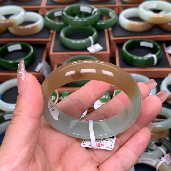 和田玉54圈口未镶嵌