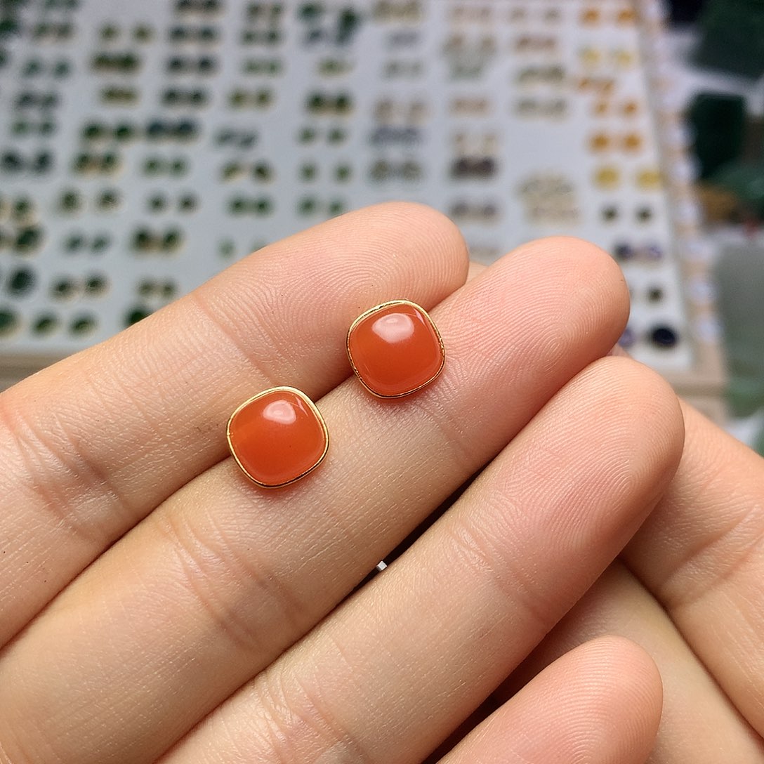 银S925镀金镶嵌南红玛瑙耳饰薄****妈