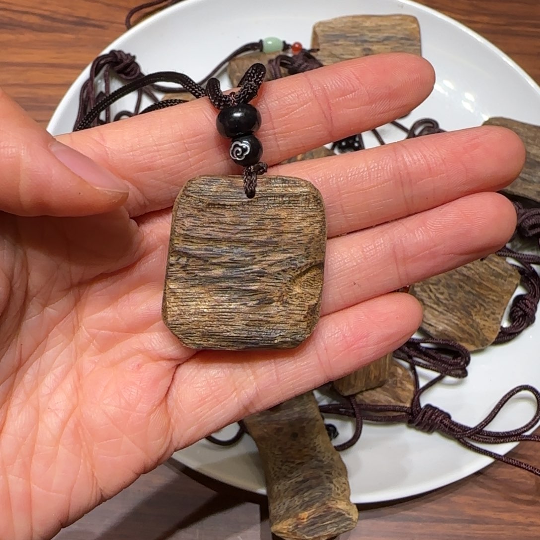 沉香沉香碎屑奇楠无事牌