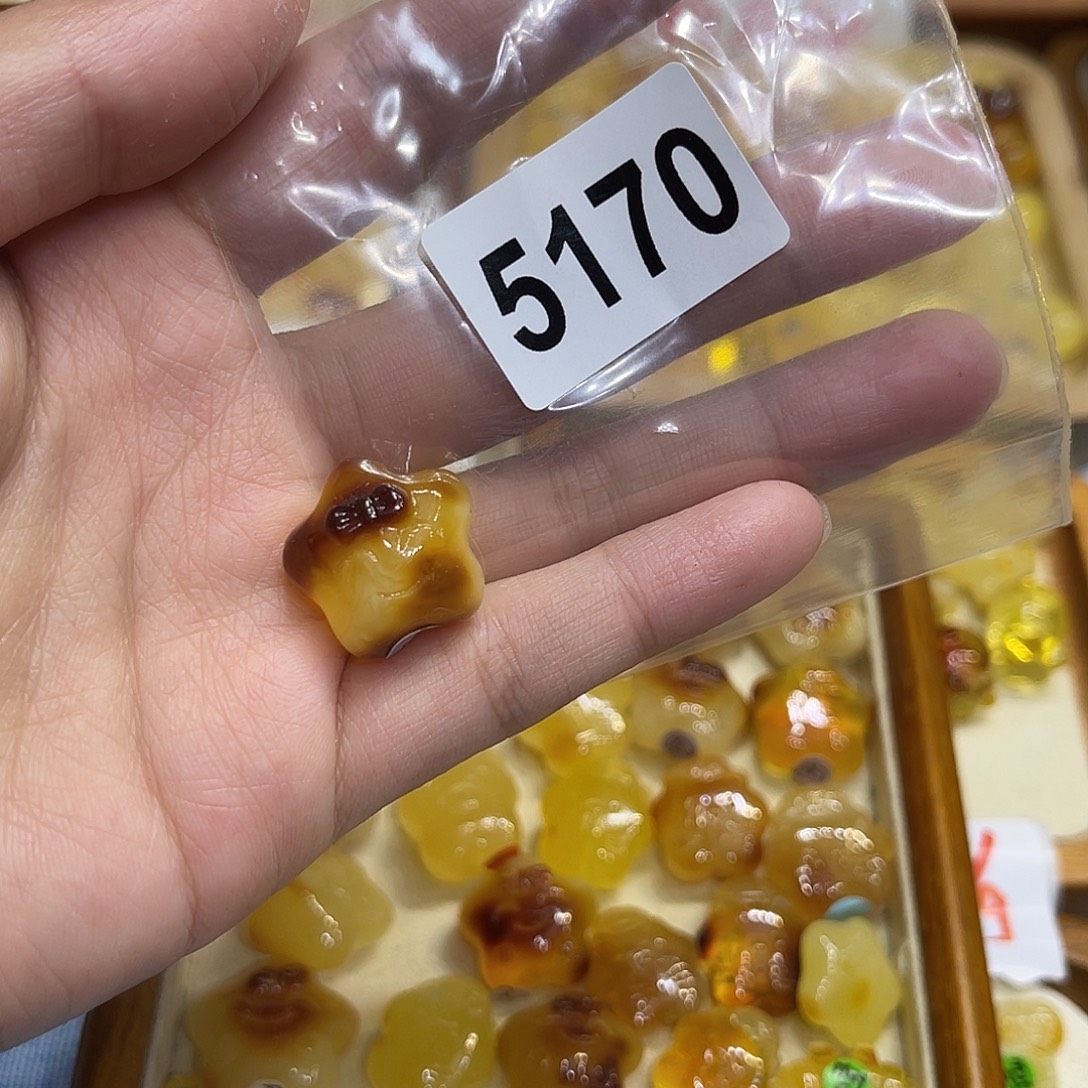 琥珀未镶嵌珠宝奇石蜜蜡